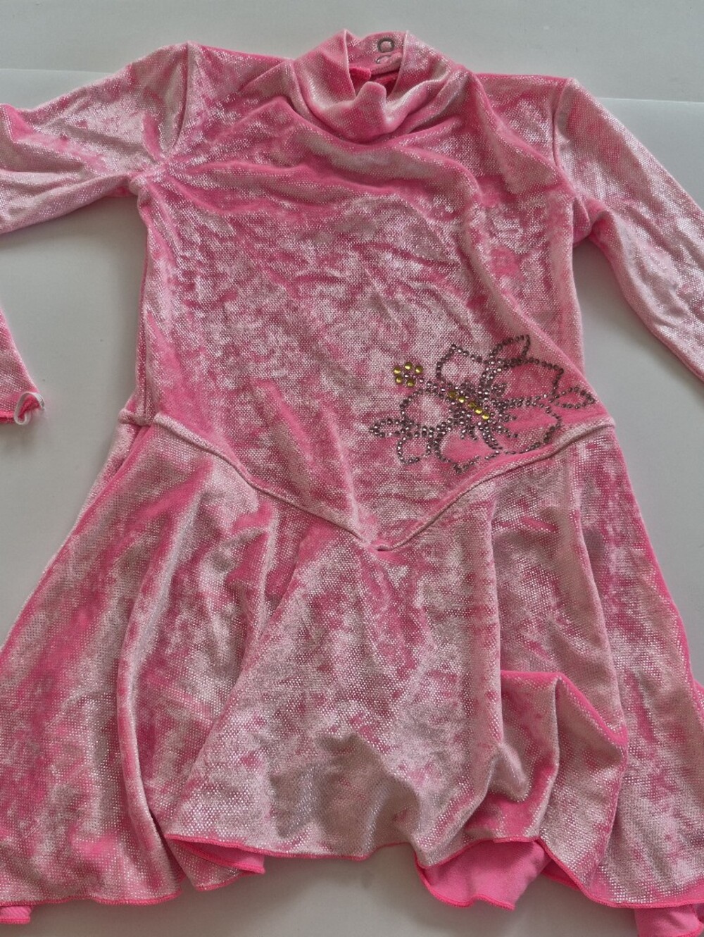 Sparkling Pink Velvet Ice Figure Skating Dress Size Approximate 10
